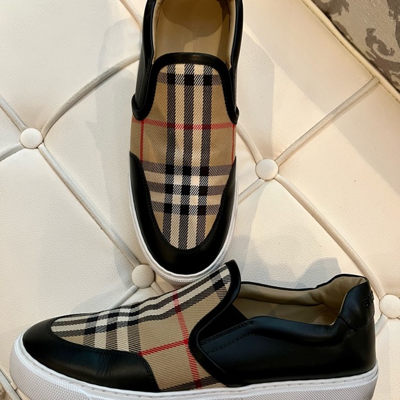 Burberry slip on vintage check sneakers - worn twice - Picture 5 of 9